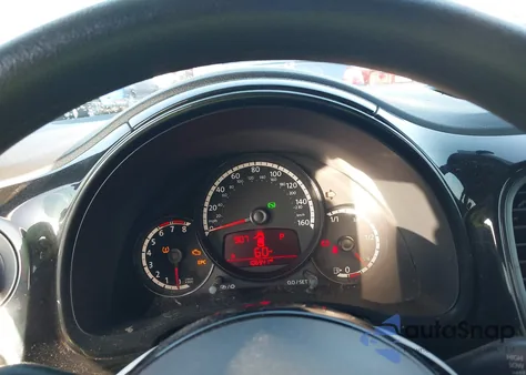 2013 Volkswagen Beetle 2.5L Entry z USA, uszkodzony, nr VIN 3VWFP7AT8DM663369